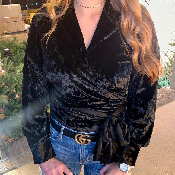 Black velvet crossover top with tassels small - Picture 4 of 5